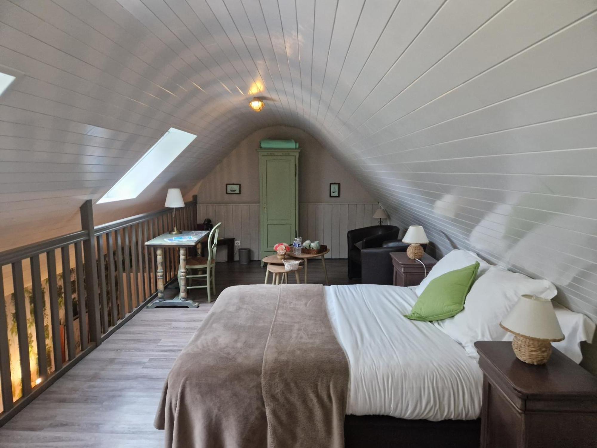콩브리 La Ferme De Kerraoul B&B 외부 사진